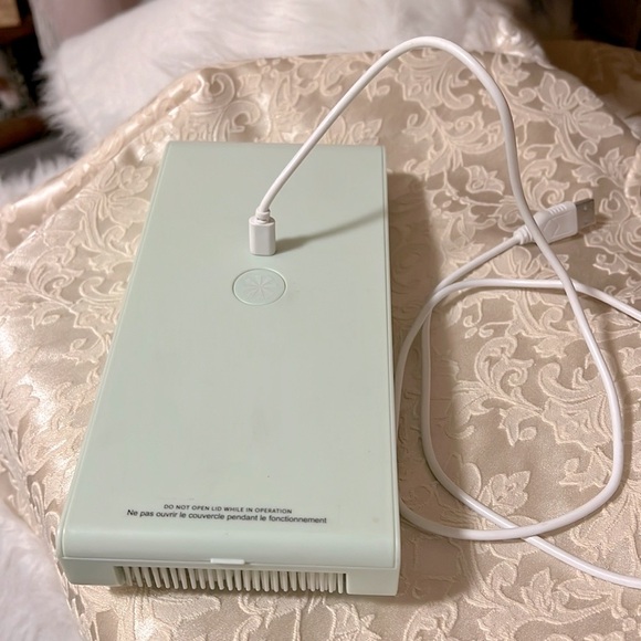 NWOT Tech Candy UV Cell Phone Sanitizing Box - Picture 2 of 4